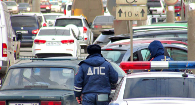 Сотрудник ДПС. Астрахань. Фото Вячеслава Ященко для "Кавказского узла"