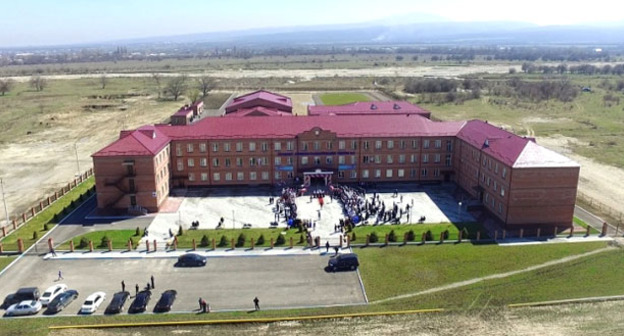 Школа в Шали. Чечня. Фото https://grozny.tv/news.php?id=19492