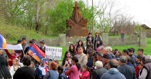 Для участия в акции в село приехали бывшие жители Мараги. Нагорный Карабах, 10 апреля 2017 г. Фото Алвард Григорян для "Кавказского узла"