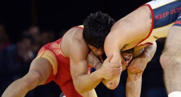 Бахтияр Ахмедов (слева). Фото: RFE/RL