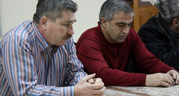 Валерий Бриних и Заурбий Чундышко (справа). Фото https://onkavkaz.com/articles/3448-dum-adygei-prizval-privlech-k-otvetstvennosti-rukovoditelja-partii-zelenye-za-to-chto-on-ne-dos.html