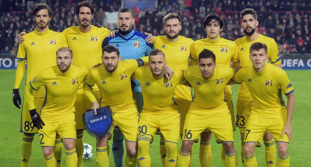 Игроки ФК  "Ростов". Фото http://_forum.exgta.ru/?k=Игроки%20%20Футбольный%20клуб%20Ростов