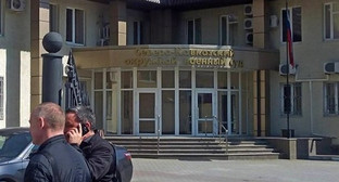Вход в здание окружного военного суда в Ростове-на-Дону. Фото Константина Волгина для "Кавказского узла"