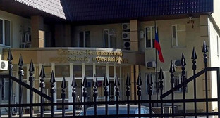 Вход в здание окружного военного суда в Ростове-на-Дону. Фото Константина Волгина для "Кавказского узла"
