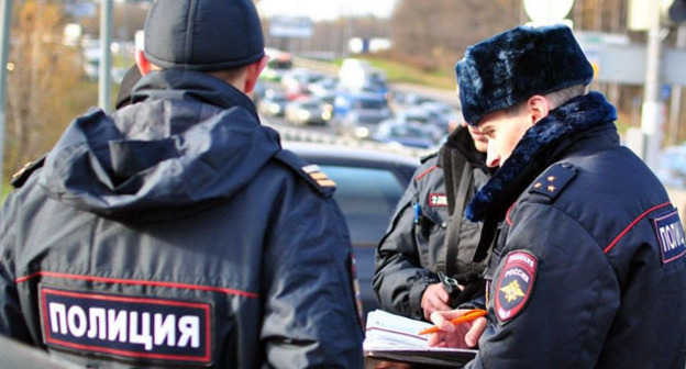 Сотрудники полиции. Фото http://www.riakchr.ru
