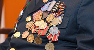 Награды ветерана. Фото © Sputnik / Murad Orujov
https://ru.sputnik.az/azerbaijan/20170424/409981385/vtoraya-mirovaya-voyna-veterani-materialnaya-pomosh.html