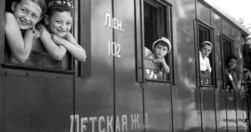 Эммануил Евзерихин. Детская железная дорога. Ленинградская область, 1930-е гг. Фото © «Мемориал» / Агентство «ФотоСоюз»