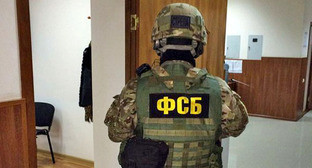 Сотрудник ФСБ. Фото http://gazetaingush.ru/news/v-ingushetii-pri-vymogatelstve-vzyatki-zaderzhany-dva-sotrudnika-upravleniya-mvd-po-voprosam Сотрудник ФСБ. Фото http://gazetaingush.ru/news/v-ingushetii-pri-vymogatelstve-vzyatki-zaderzhany-dva-sotrudnika-upravleniya-mvd-po-voprosam