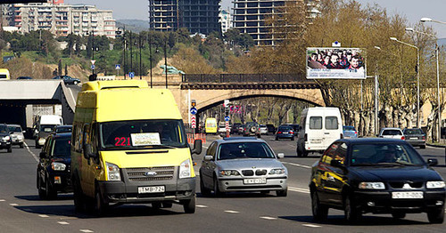 Маршрутное такси на улицах Тбилиси. Фото https://sputnik-georgia.ru