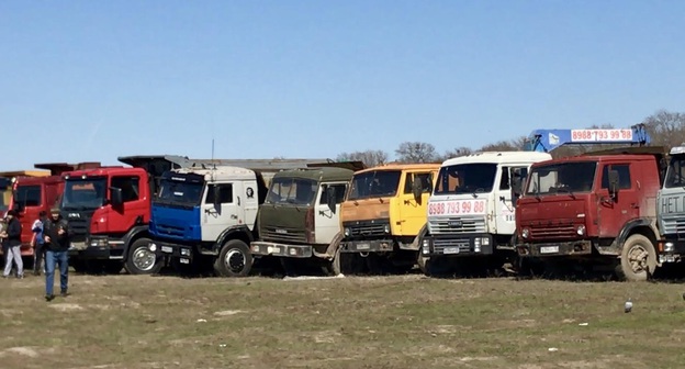 Автомобиль участников акции протеста дальнобойщиков в Дагестане. 4 апреля 2017 г. Фото Патимат Махмудовой для "Кавказского узла"
