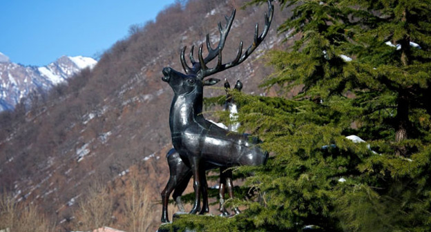 Памятник при въезде в поселок Пасанаури. Фото: Sputnik/Alexander Imedashvili