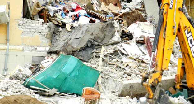 На месте взрыва ы Sjkujuhflt/ Фото Татьяны Филимонововй для "Кавказского узла"