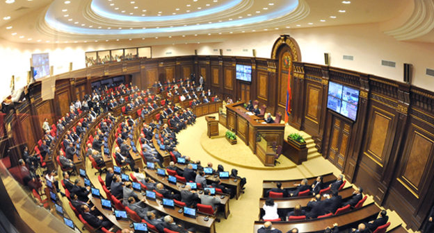 Парламент Армении. Фото http://janarmenian.ru/news/20341.html