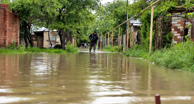 Подтопление в селе Левокумка Ставропольского края. Фото Антона Подгайко, Юга.ру