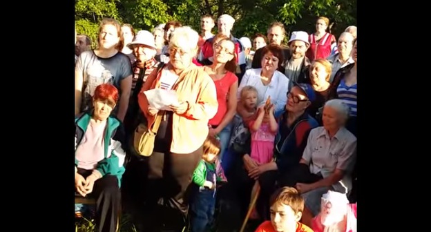 Скриншот видеообращения жителей Кисловодска у Путину https://www.youtube.com/watch?v=DOQvM_6qiAI