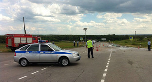 На месте ДТП Фото http://bloknot-rostov.ru/news/passazhir-avtobusa-popavshego-v-dtp-na-trasse-v-ro-854545?sphrase_id=302011 На месте ДТП Фото http://bloknot-rostov.ru/news/passazhir-avtobusa-popavshego-v-dtp-na-trasse-v-ro-854545?sphrase_id=302011