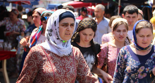 Накануне праздника на центральном рынке Грозного Фото Магомеда Магомедова для "Кавказского узла"