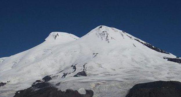 Эльбрус. Фото http://regionvest.ru/news/2017/06/18/411897-na-elbruse-ischut-propavshego-alpinista-iz-soedenennykh-shtatov.html