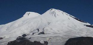 Эльбрус. Фото http://regionvest.ru/news/2017/06/18/411897-na-elbruse-ischut-propavshego-alpinista-iz-soedenennykh-shtatov.html