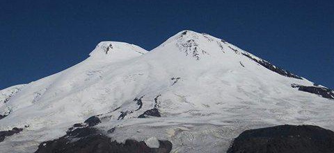 Эльбрус. Фото http://regionvest.ru/news/2017/06/18/411897-na-elbruse-ischut-propavshego-alpinista-iz-soedenennykh-shtatov.html
