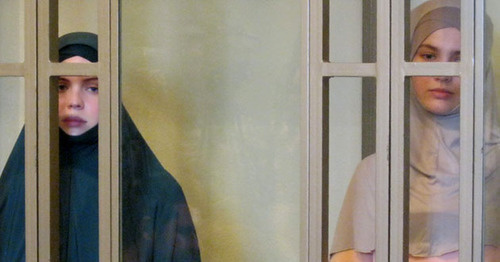 Татьяна Карпенко (слева) и Наталья Гришина в зале суда. Фото Валерия Люгаева для "Кавказского узла"
