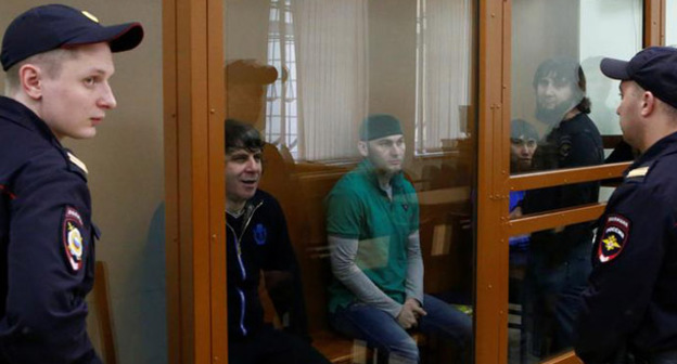 Тамерлан Эскерханов, Шагид Губашев, Заур Дадаев и Анзон Губашев в зале суда. Москва, 27 июня 2017 г. Фото REUTERS/Sergei Karpukhin