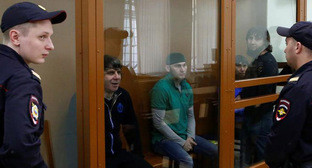 Тамерлан Эскерханов, Шагид Губашев, Заур Дадаев и Анзон Губашев в зале суда. Москва, 27 июня 2017 г. Фото REUTERS/Sergei Karpukhin