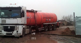 хищение нефти в Волгоградской области. Фото http://gorvesti.ru/accidents/pod-volgogradom-semero-prijatelej-cisternami-slivali-neft-iz-nefteprovoda-30041.html