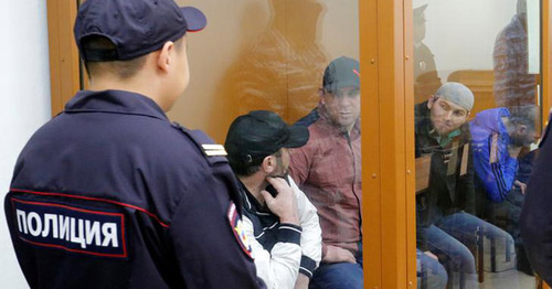 Обвиняемые в убийстве Немцова в зале суда. Фото REUTERS/Maxim Zmeyev