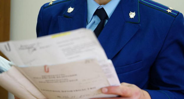 Сотрудник прокуратуры. Фото https://chechnyatoday.com/content/view/303257