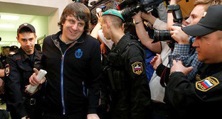 Тамерлан Эстерханов в зале суда. Фото: REUTERS/Сергей Карпухин