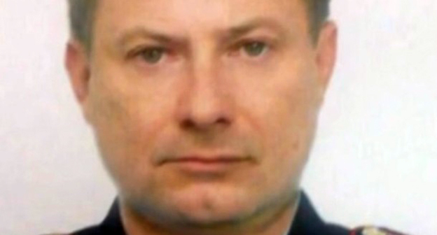 Подозреваемый Сергей Кадацкий
Фото   http://bloknot-rostov.ru/news/stalo-izvestno-mestoprebyvanie-ubiytsy-politseysko-862674