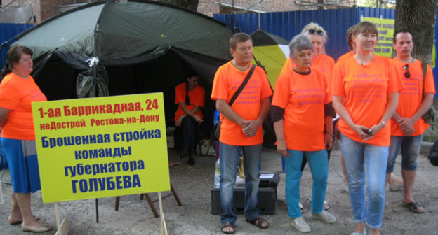 Участники голодовки дольщиков ЖК "Баррикадная". Ростов-на-Дону, июль 2017 г. Фото Константина Волгина для "Кавказского узла"