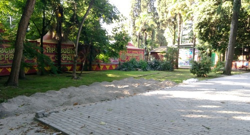 Площадка под стационарный объект на территории парка "Ривьера" в Сочи. Фото Светланы Кравченко для "Кавказского узла".