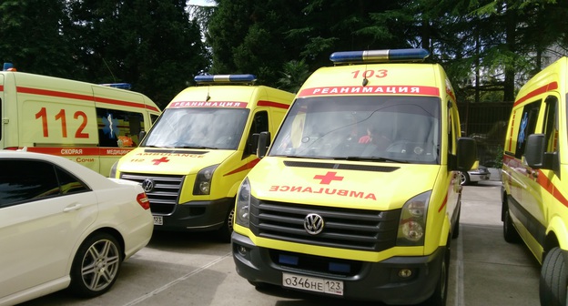 Машины "скорой" возле станции станции скорой помощи в Сочи. 21 июля 2017 года, Сочи. Фото Светланы Кравченко для "Кавказского узла".