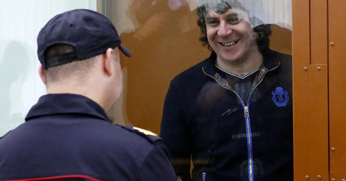 Тамерлан Эскерханов в зале суда. Фото: REUTERS/Sergei Karpukhin