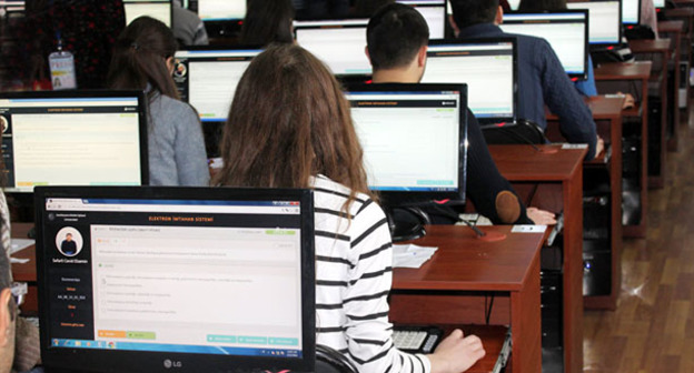 Сдача единных национальных эксзаменов. Грузия. Фото: Sputnik/Фуад Гасанов

