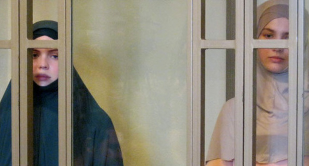 Татьяна Карпенко (слева) и Наталья Гришина в зале суда. Фото Валерия Люгаева для "Кавказского узла"