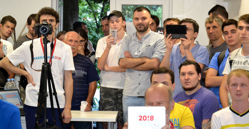 Присутствовавшие на открытие сторонники Навального. Сочи, 31 июля 2017 г. Фото Светланы Кравченко для "Кавказского узла"
