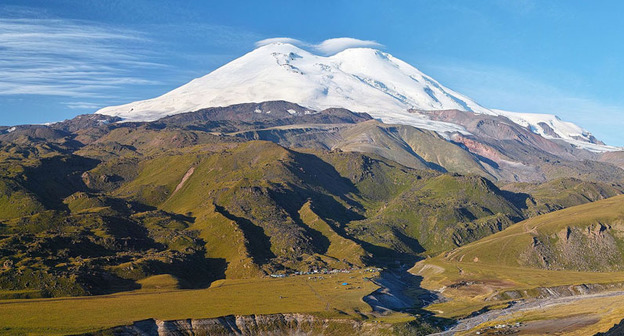 Эльбрус. Фото: Lev Kalmykov https://ru.wikipedia.org/