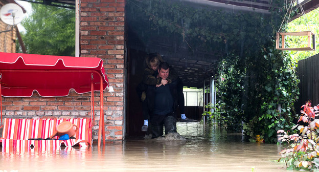 Подтопление в селе Левокумка Ставропольского края. Фото Антона Подгайко, Юга.ру