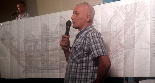 выступает Валерий Котельников. Фото Татьяны Филимоновой