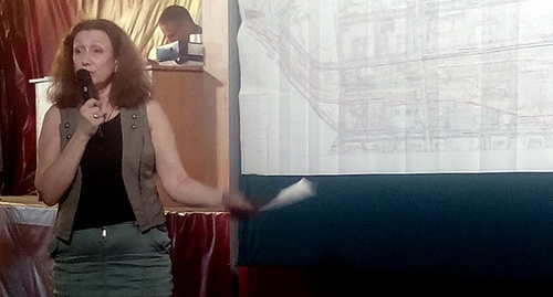 выступает архитектор Галина Шипилова Фото Татьяны Филимоновой