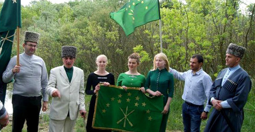 Руслан Гвашев (второй слева). Фото: RFE/RL