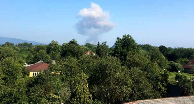В Гудаутском районе, недалеко от поста ДПС «Приморский» произошёл взрыв. 2 августа 2017 г. Фото предоставлено очевидцами
