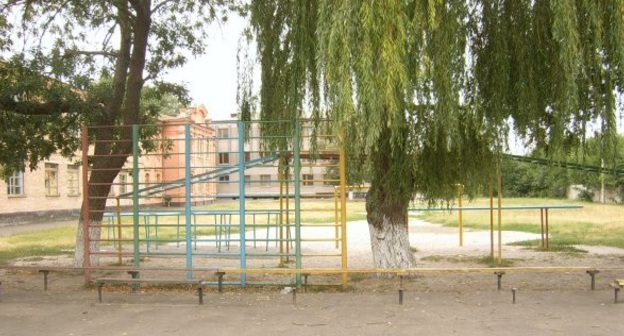 Территория моздокской школы №108. Фото: https://vk.com/photo-621312_117096447?all=1