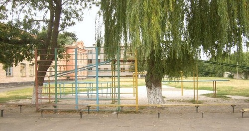 Территория моздокской школы №108. Фото: https://vk.com/photo-621312_117096447?all=1