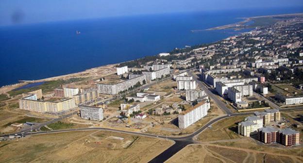 Каспийск с высоты птичьего полёта. Фото © салават хайрзаманов, http://photogoroda.com/photo-goroda-kaspijsk-photo-city-3649.html#

