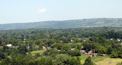 Вид на Лабинск. Фото http://www.labinsk.ru/photoalbums/v/20110415/20110415_001.JPG.html?g2_imageViewsIndex=1