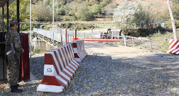 Пост на границе Южной Осетии с Грузией. Фото © Sputnik / Джульетта Козаты

